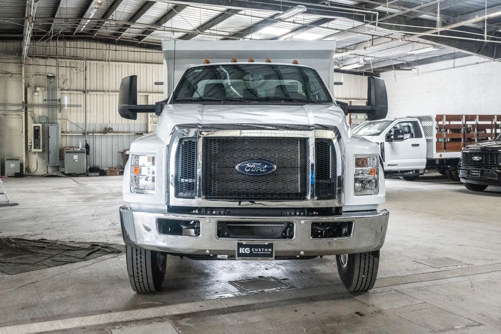 2025 Ford F-650 XL photo 8
