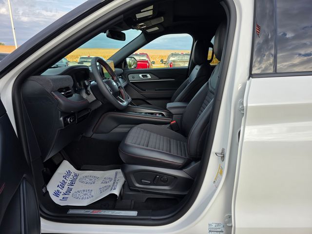 2025 Ford Explorer ST-Line photo 4