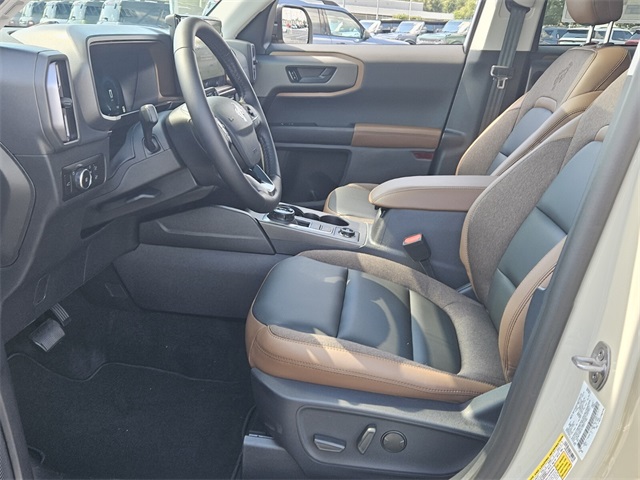 2025 Ford Bronco Sport Outer Banks photo 11
