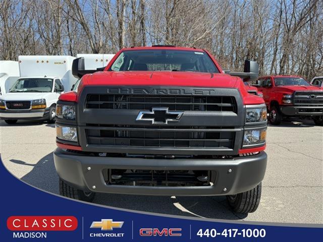 2024 Chevrolet Silverado 4500 Medium Duty Chassis Cab Work Truck's photo