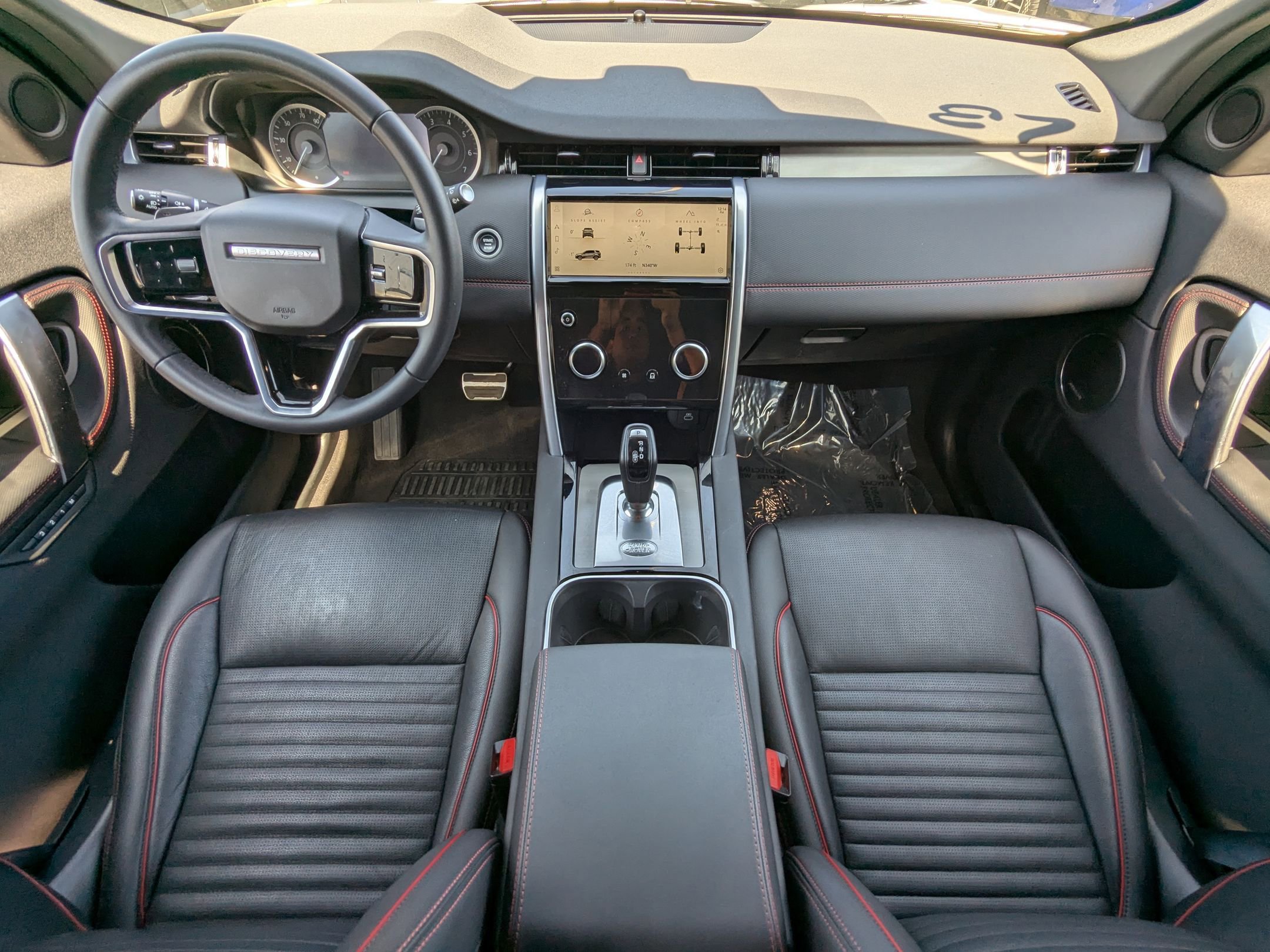 2023 Land Rover Discovery Sport SE R-Dynamic photo 14