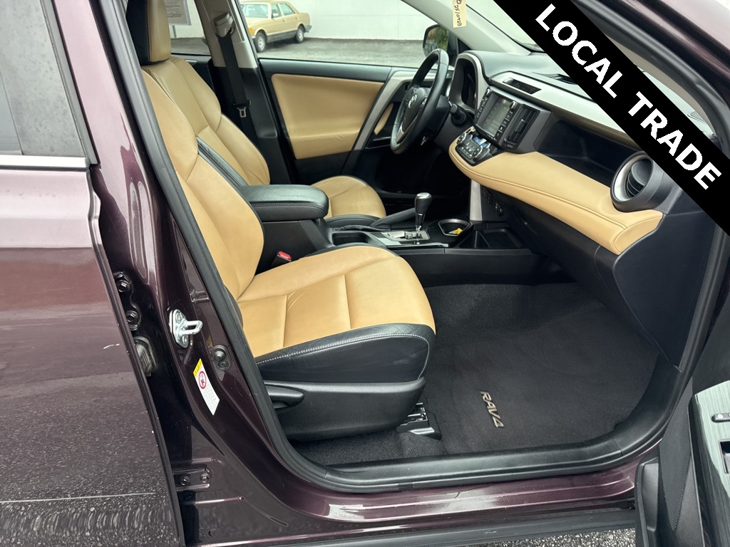 2016 Toyota RAV4 Limited photo 2