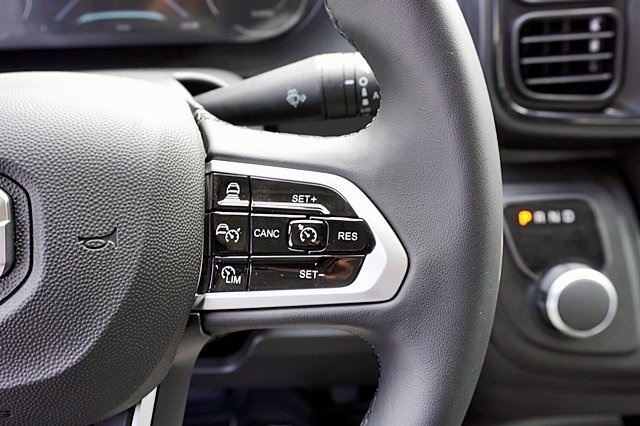 New 2024 Bright White Clear-Coat Exterior Paint RAM Super High Roof image 43