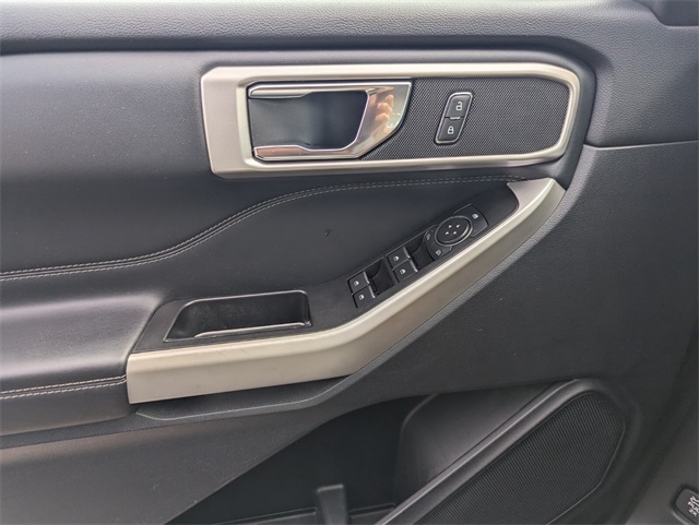 2020 Ford Explorer XLT photo 26