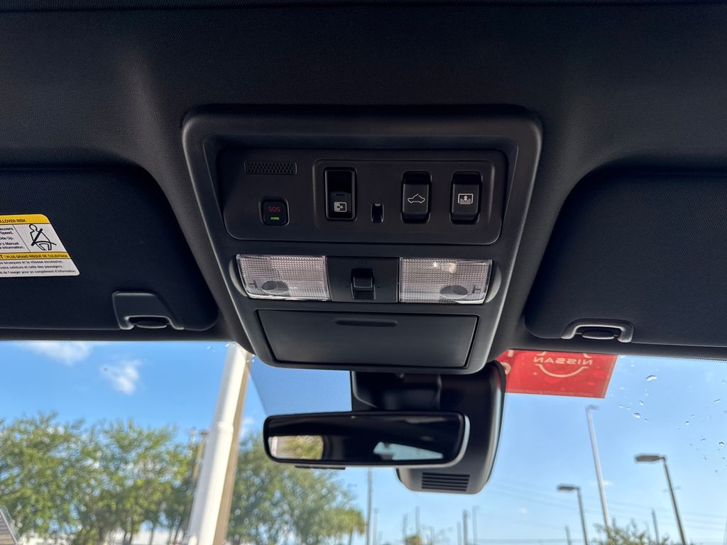 2024 Nissan Titan Platinum Reserve photo 24