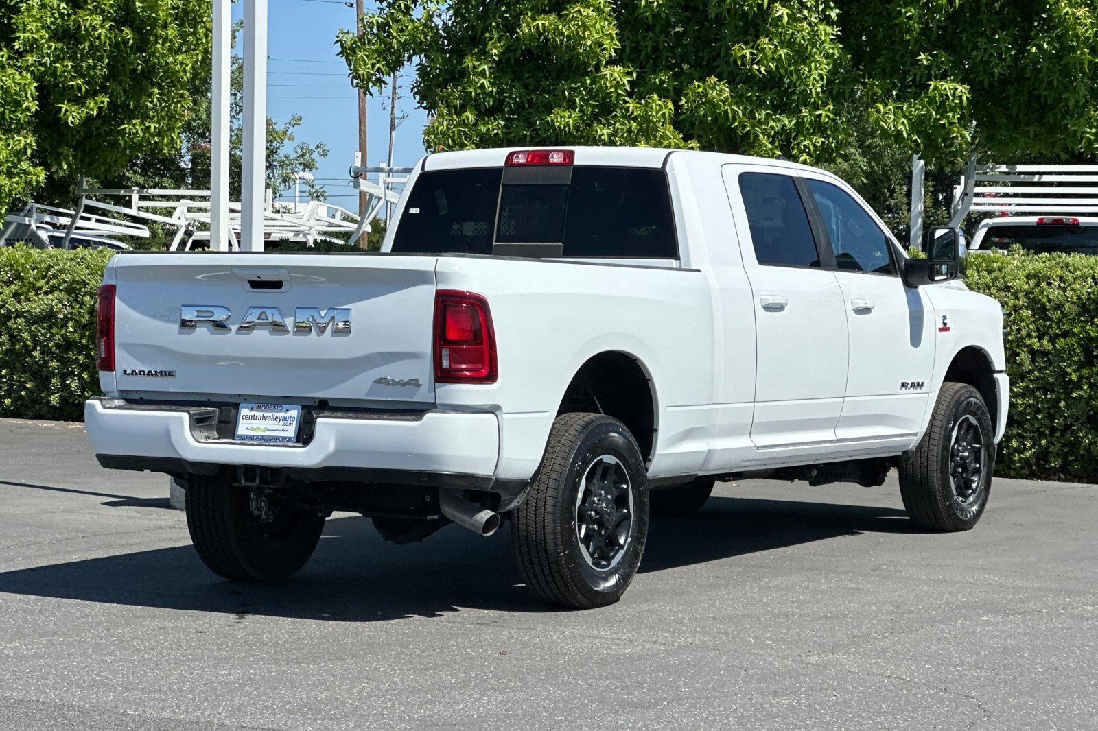 2025 Ram 2500 Laramie photo 4