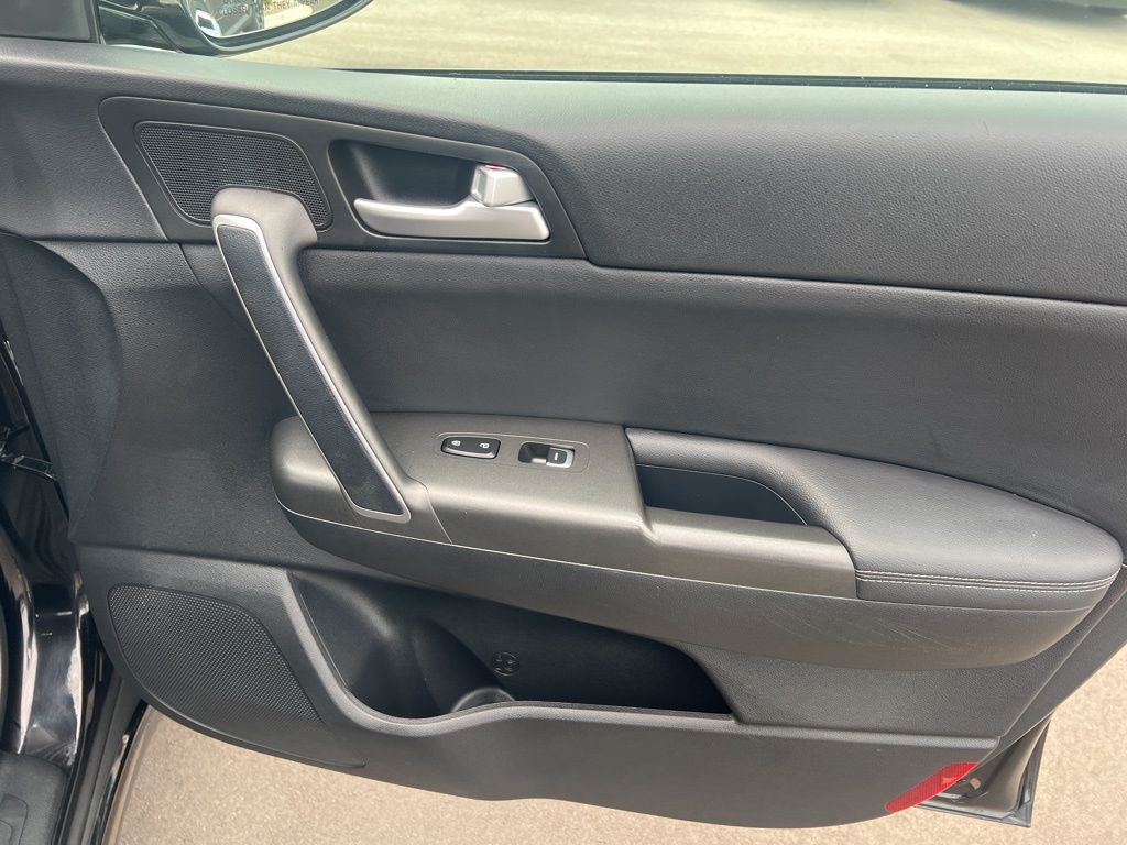 2020 Kia Sportage S photo 23