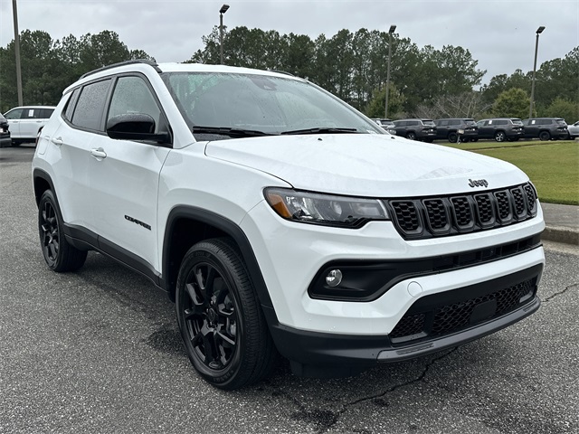 2026 Jeep Compass Latitude photo 3