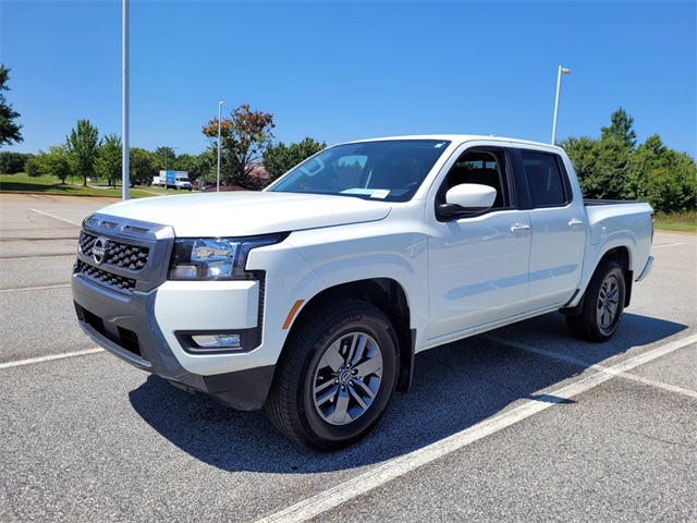 2025 Nissan Frontier SV photo 3