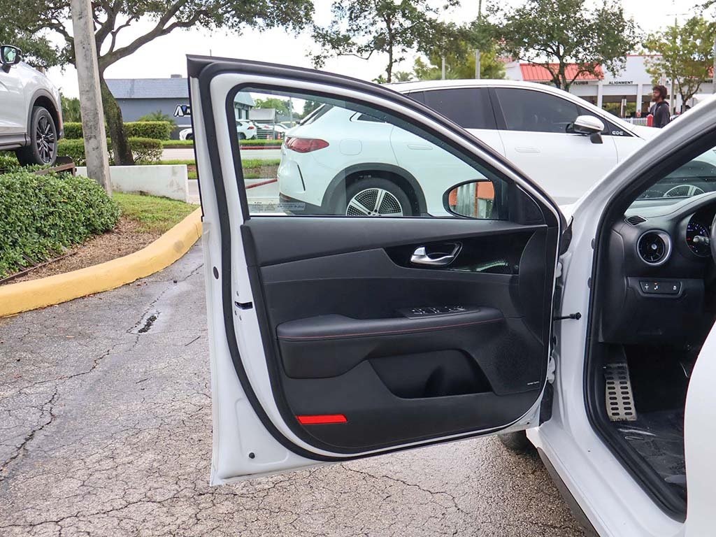 2023 Kia Forte GT photo 24