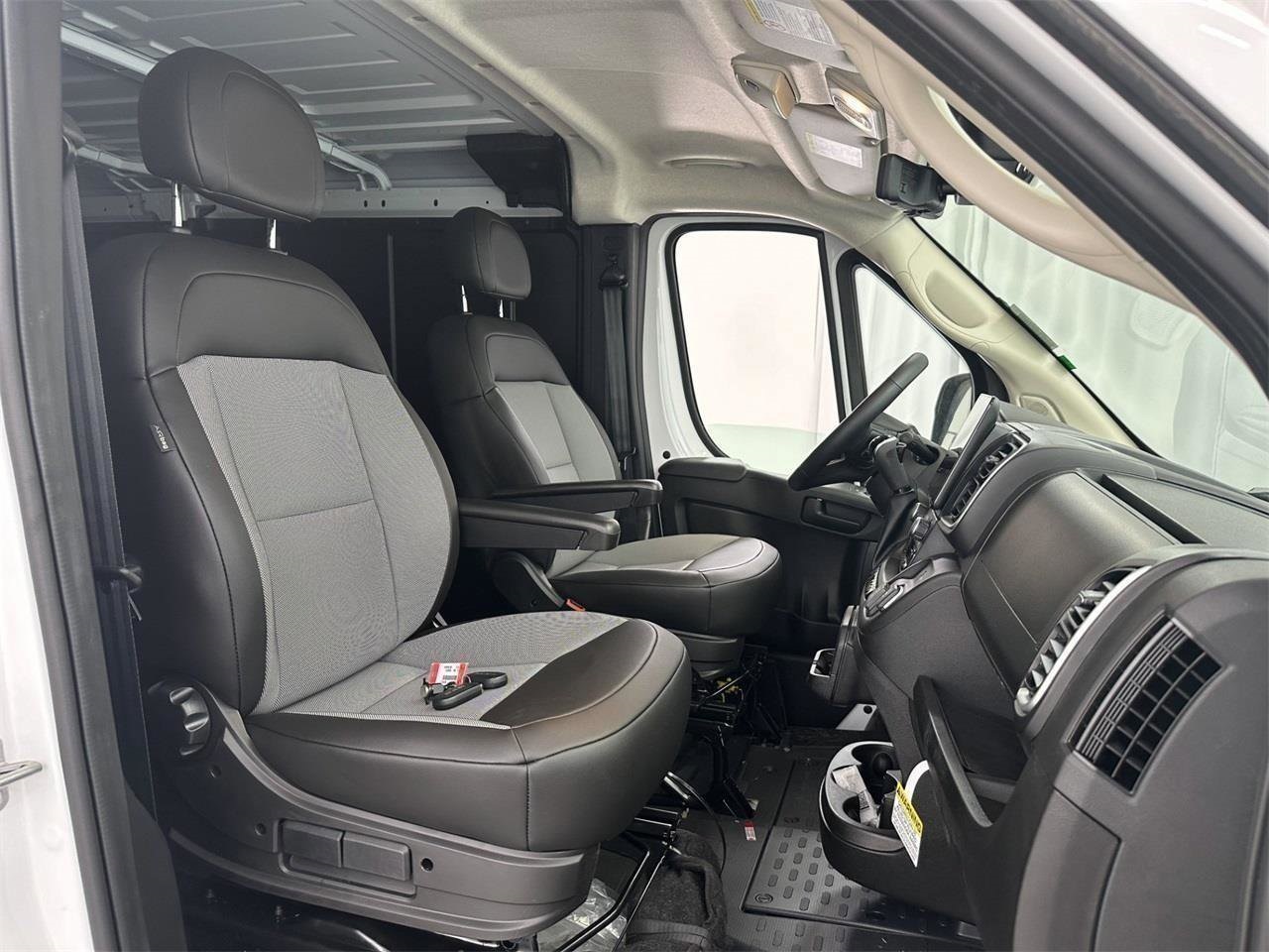 2024 Ram ProMaster 1500 SLT photo 17