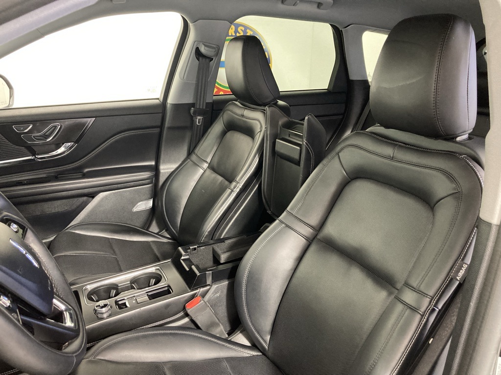 2022 Lincoln Corsair Standard photo 9
