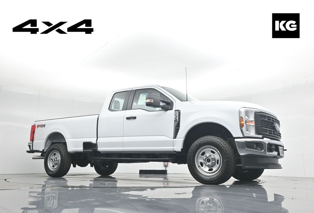 2026 Ford F-350 Super Duty XL's photo