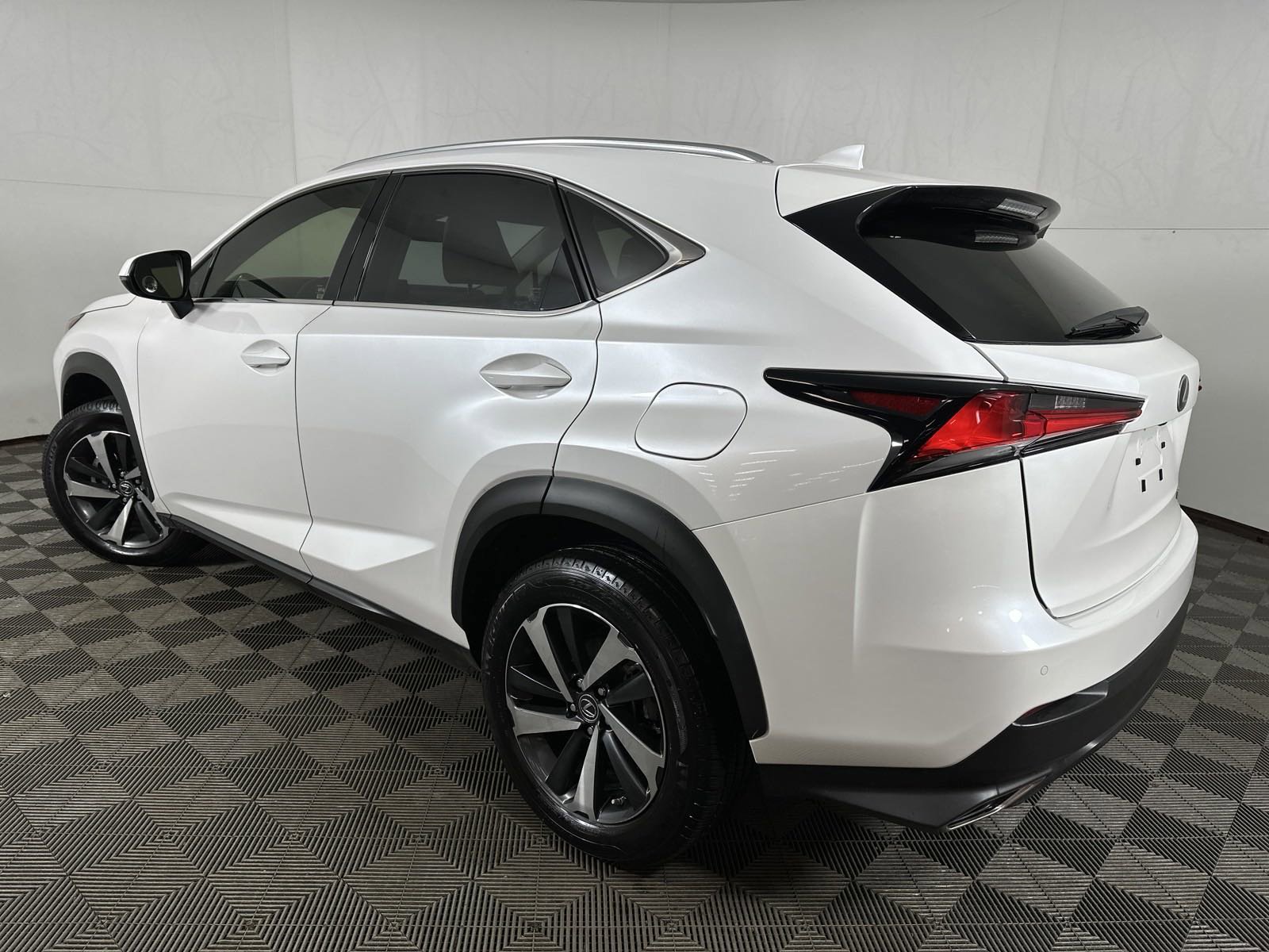 2021 Lexus NX 300 photo 4