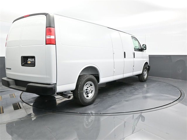 2025 Chevrolet Express Cargo 2500 photo 4