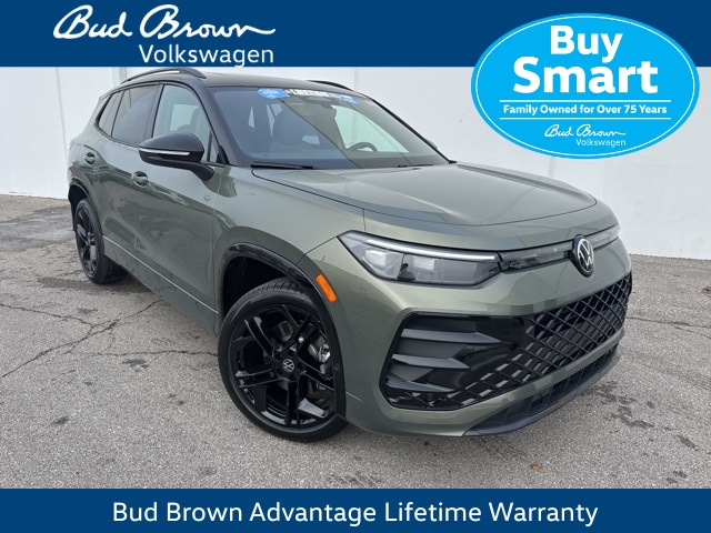 2026 Volkswagen Tiguan SE R-LINE BLACK's photo