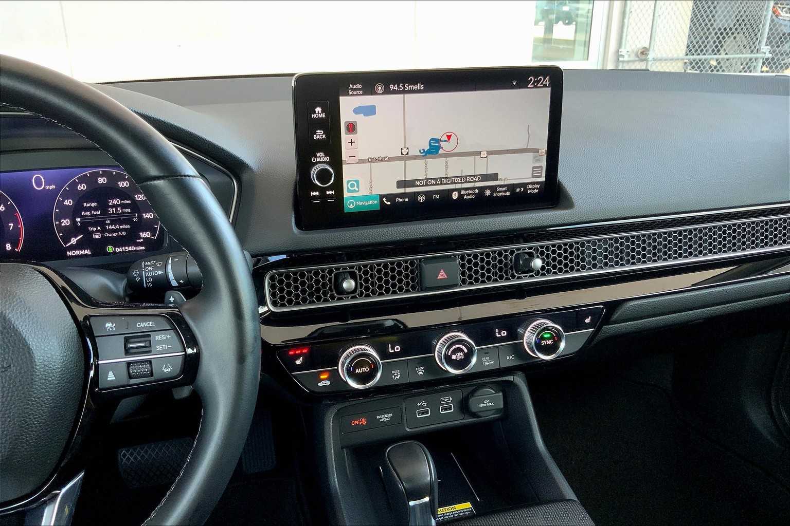 2022 Honda Civic Touring photo 6