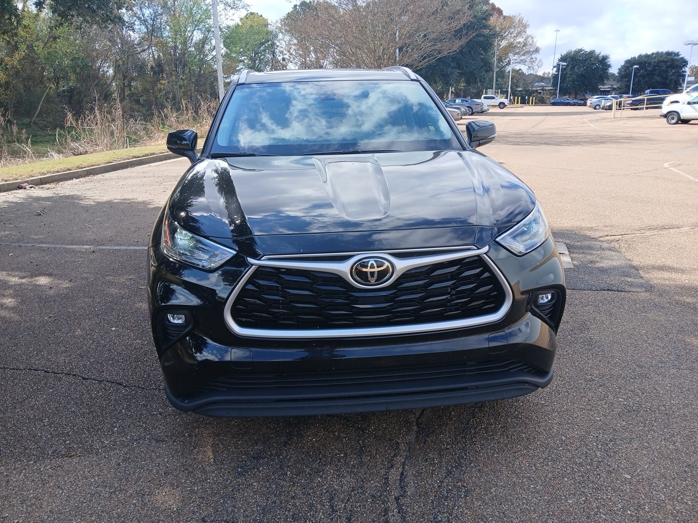 2022 Toyota Highlander XLE photo 2