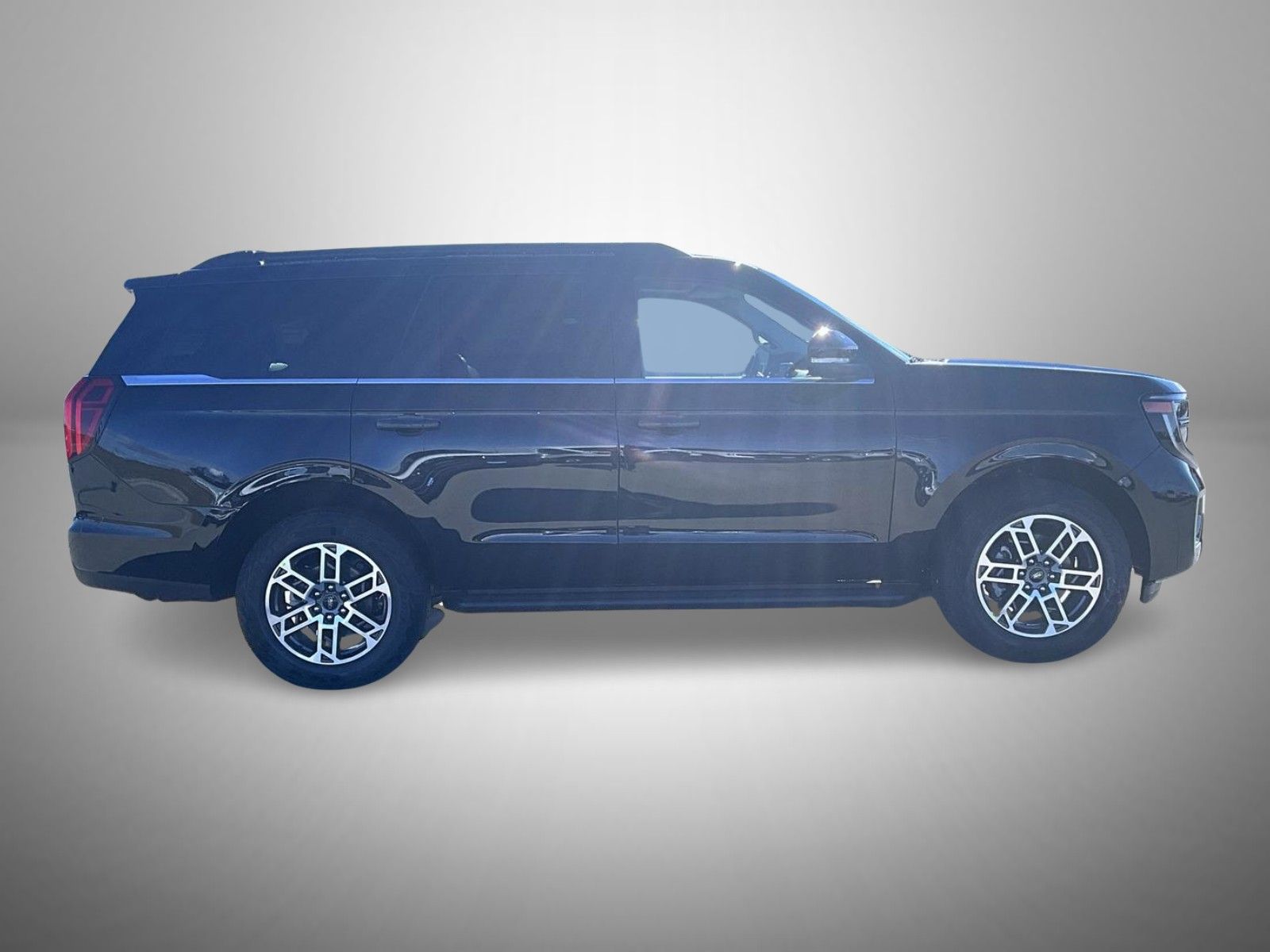 2025 Ford Expedition photo 2