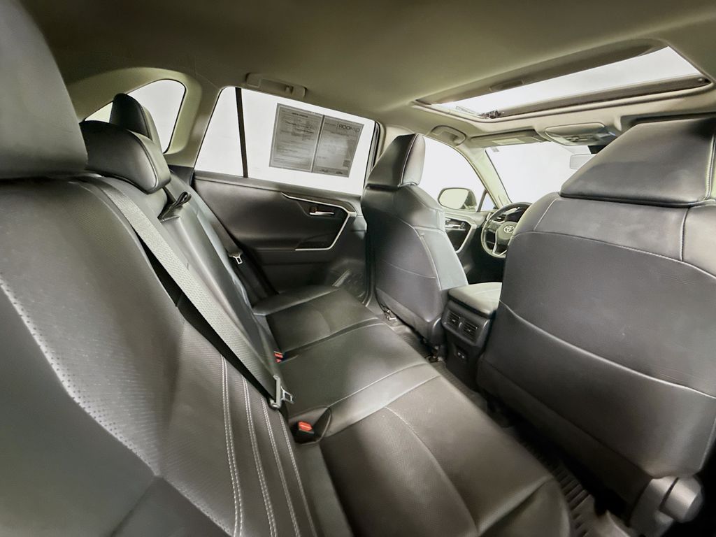 2021 Toyota RAV4 Limited photo 27