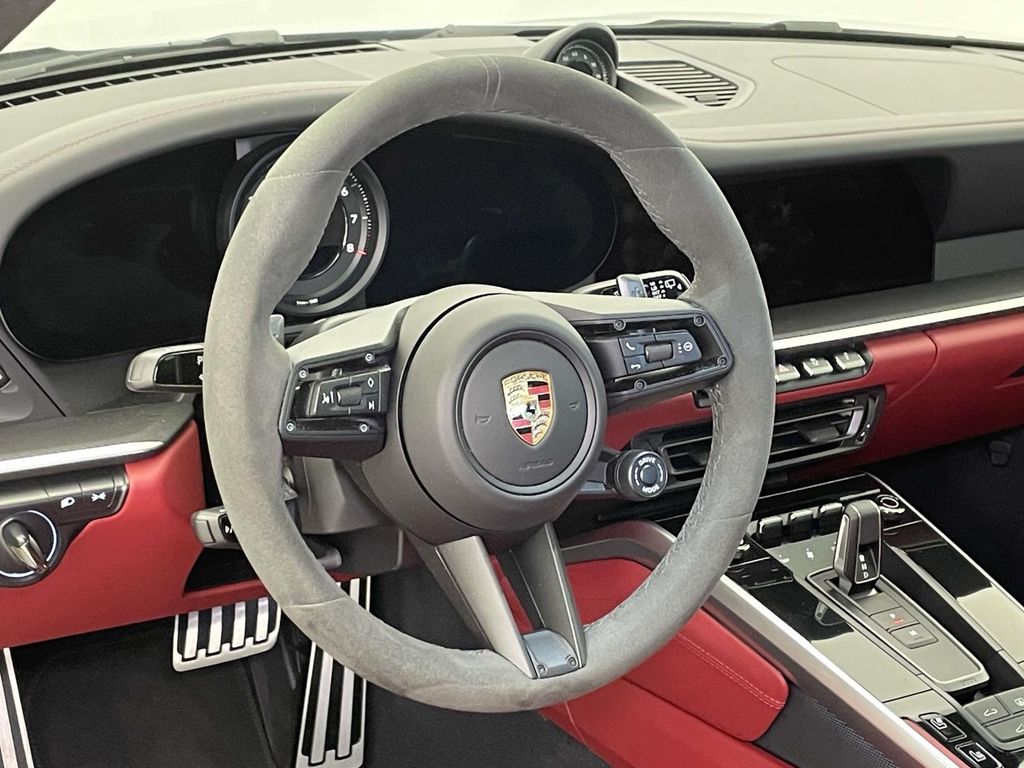 2024 Porsche 911 S photo 4