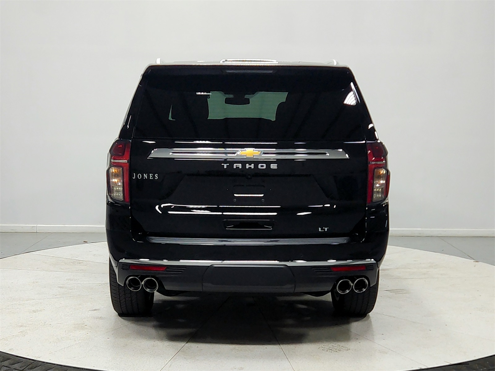 2022 Chevrolet Tahoe LT photo 2