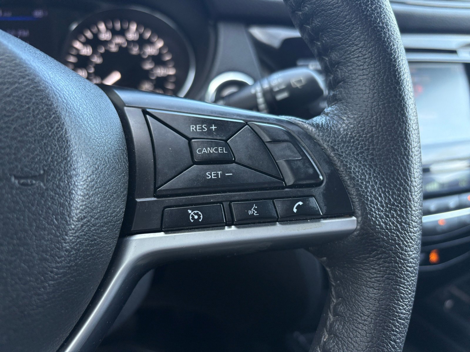 2020 Nissan Rogue SV photo 11