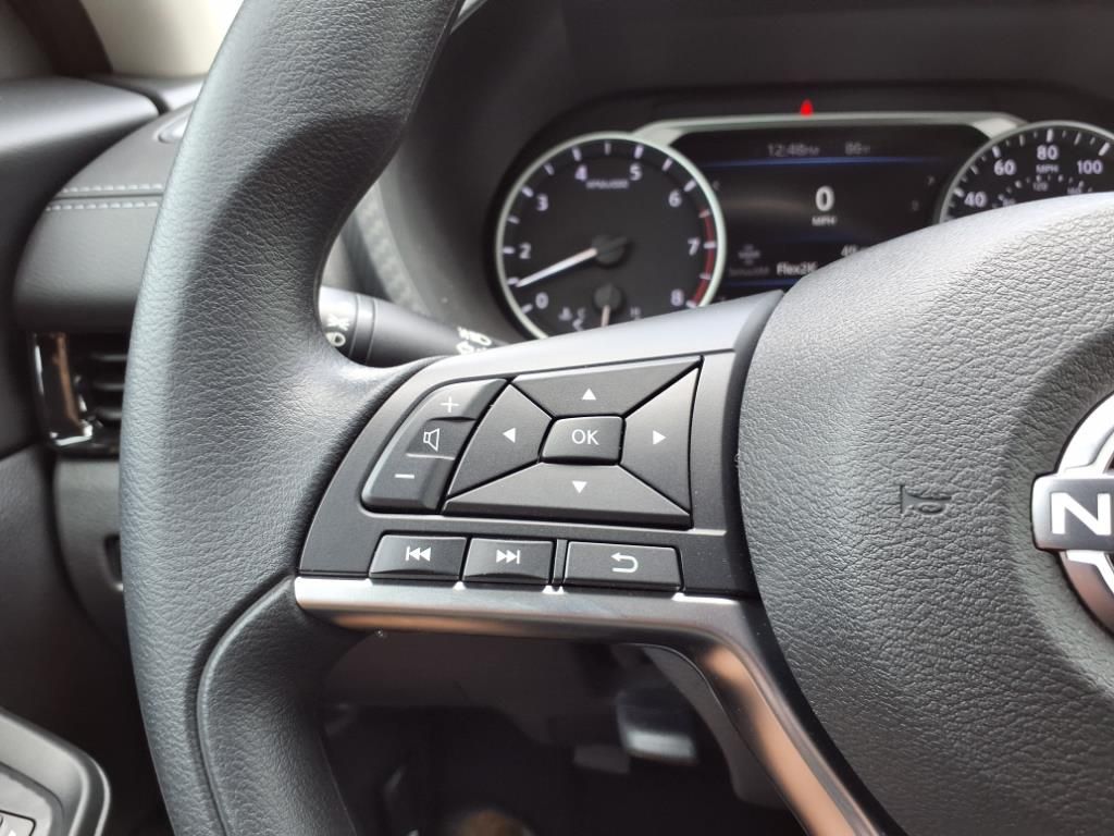 2025 Nissan Sentra SV photo 16
