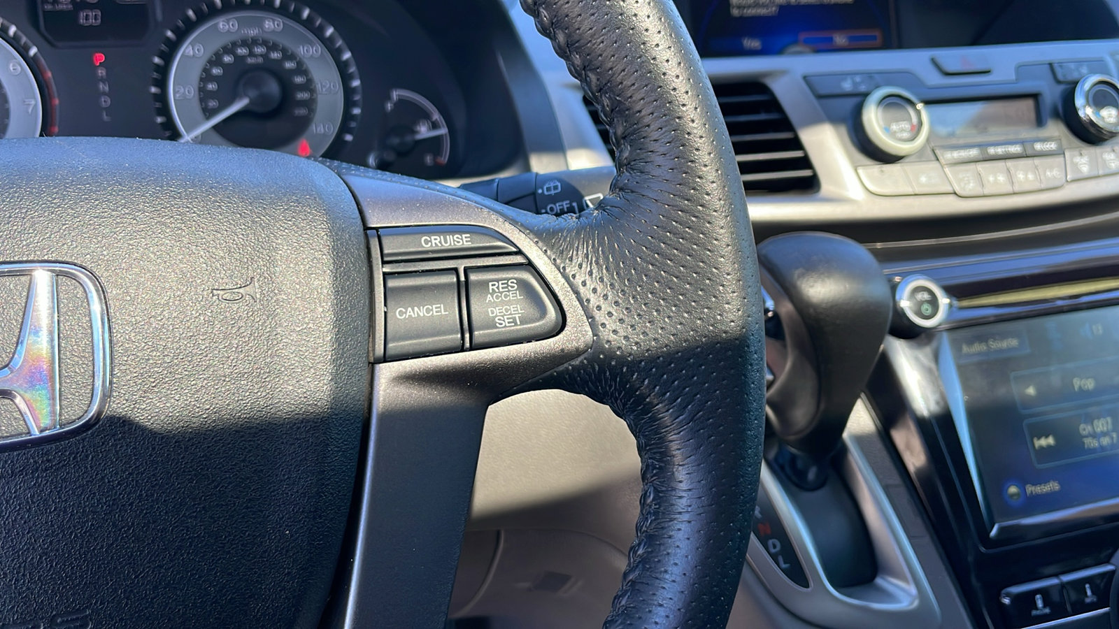 2015 Honda Odyssey EX-L photo 21