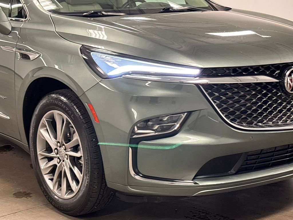 2024 Buick Enclave Avenir photo 3