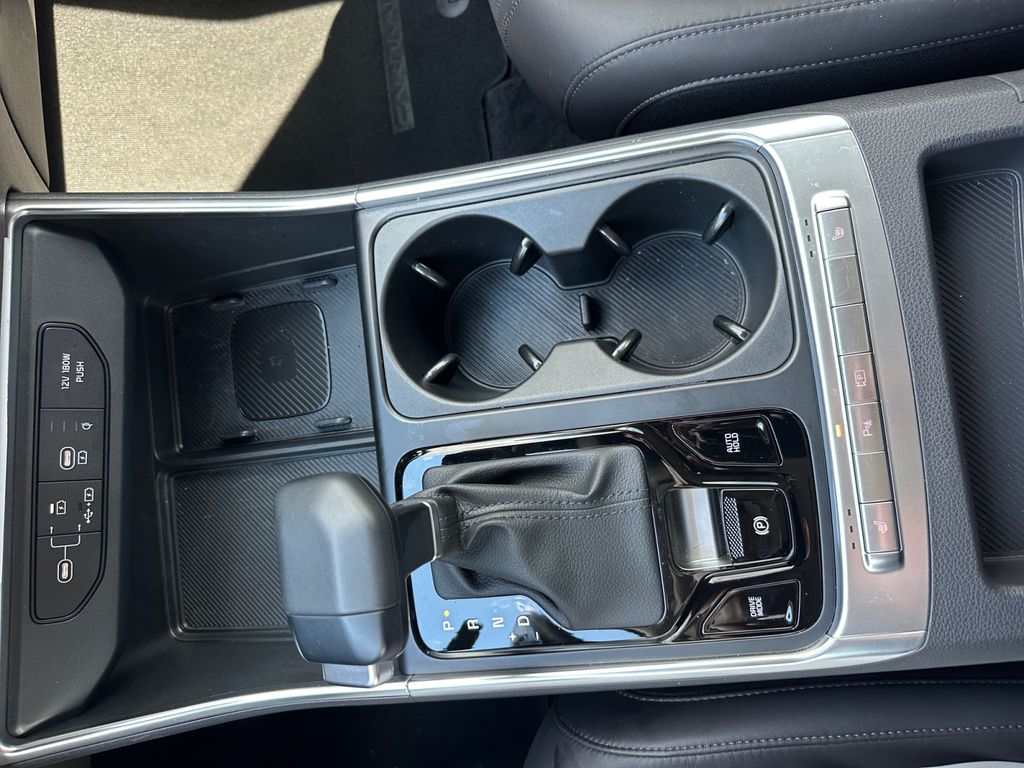 2025 Kia Carnival EX photo 23