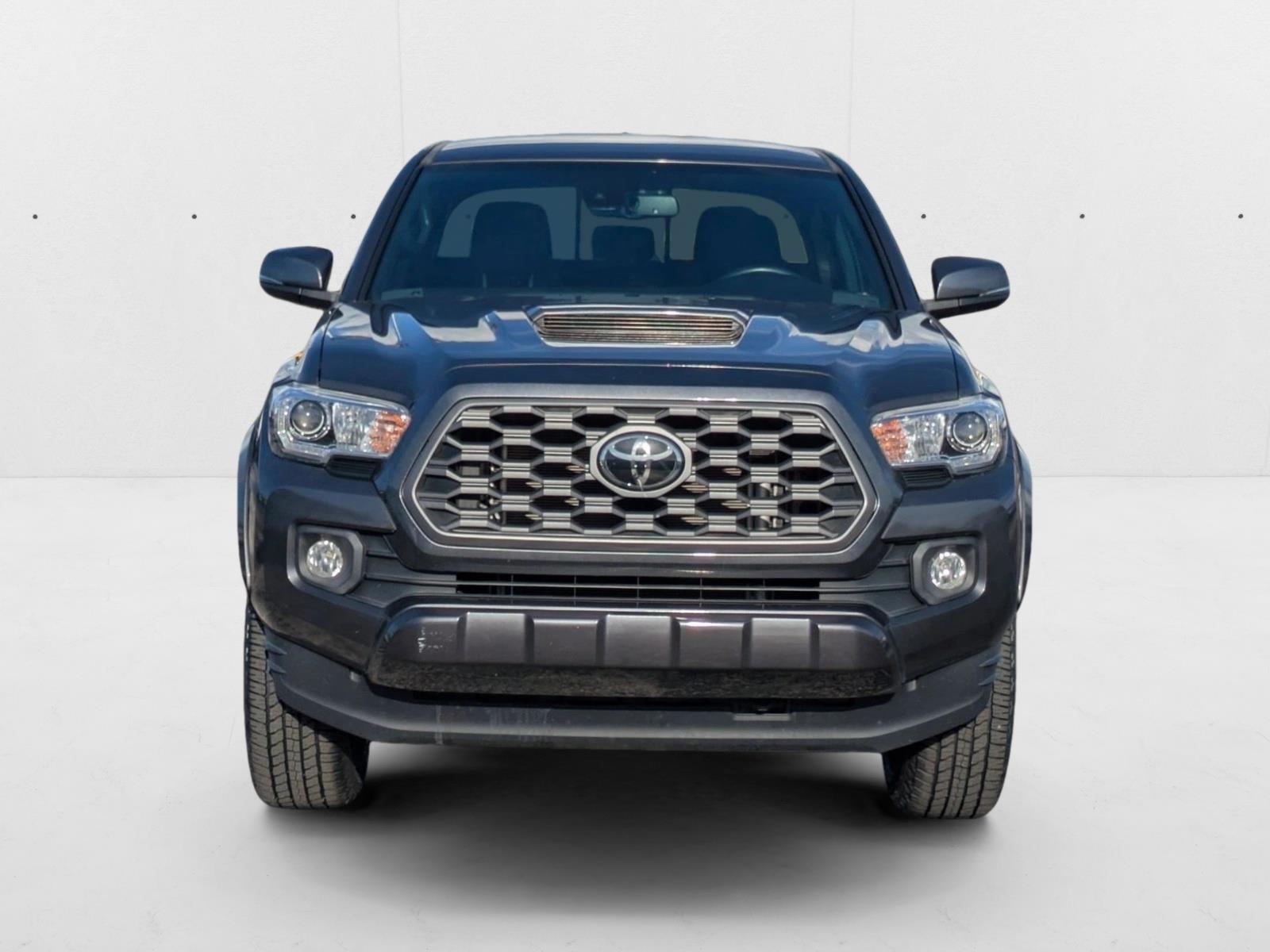 2022 Toyota Tacoma TRD Sport photo 2