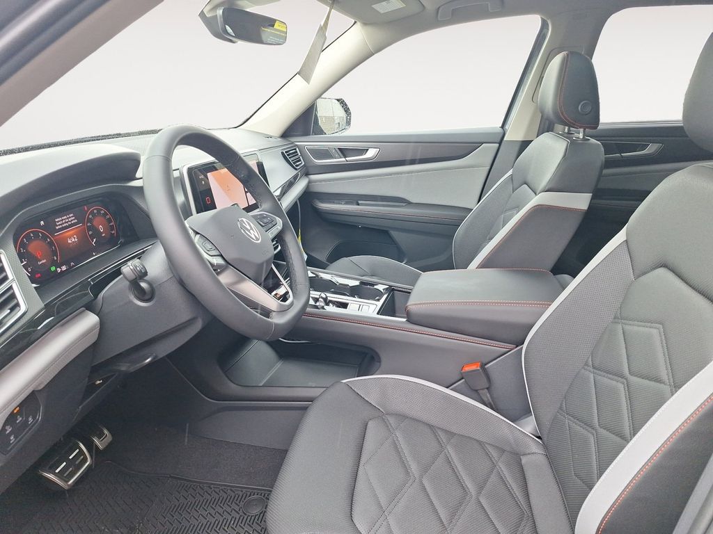 2025 Volkswagen Atlas Peak Edition SE photo 9