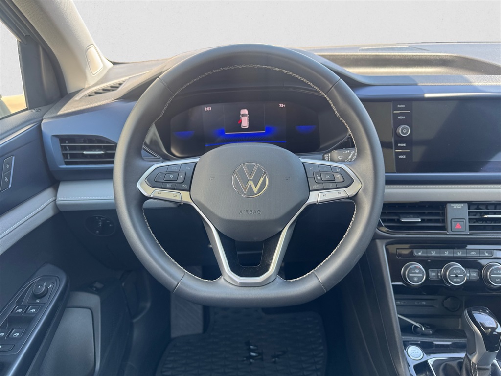2024 Volkswagen Taos SE photo 11