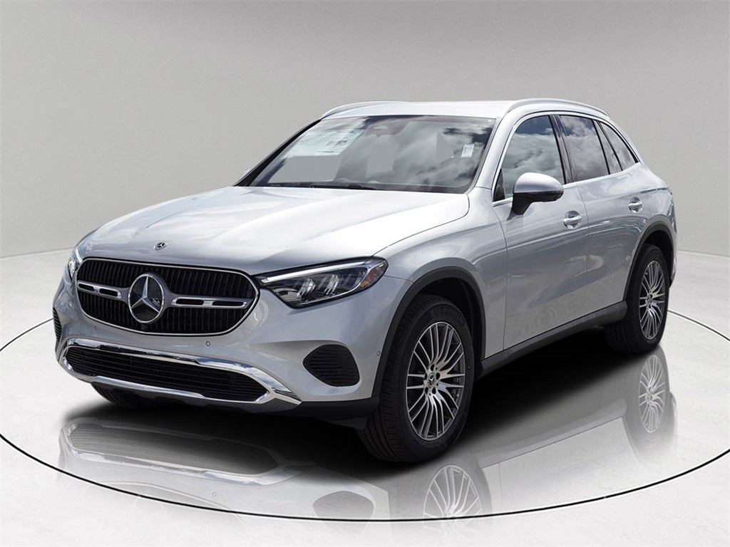 2026 Mercedes Benz GLC 300 photo 3