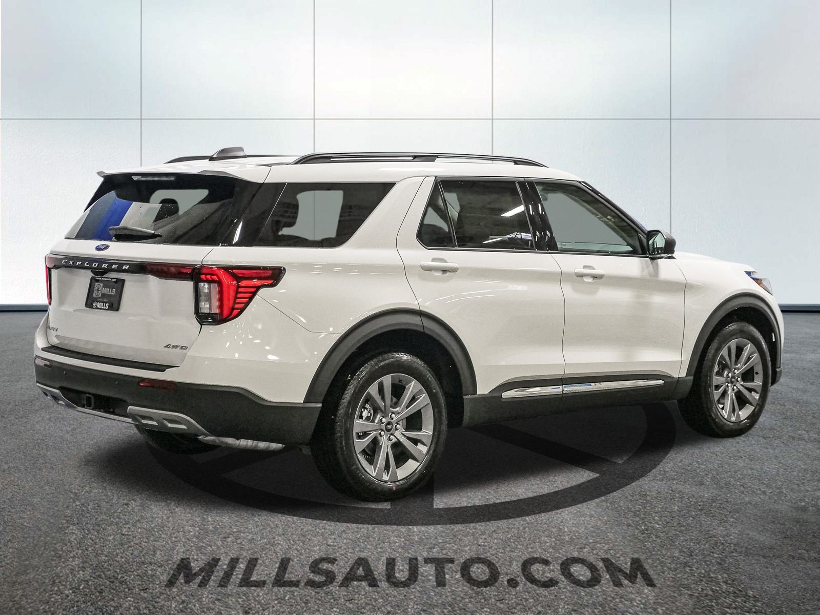 2025 Ford Explorer photo 7