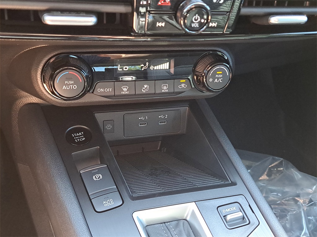 2026 Nissan Kicks SV photo 27