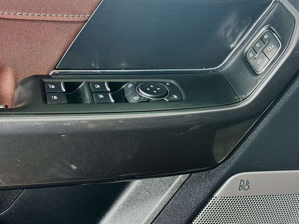 2023 Ford F-150 Lariat photo 18