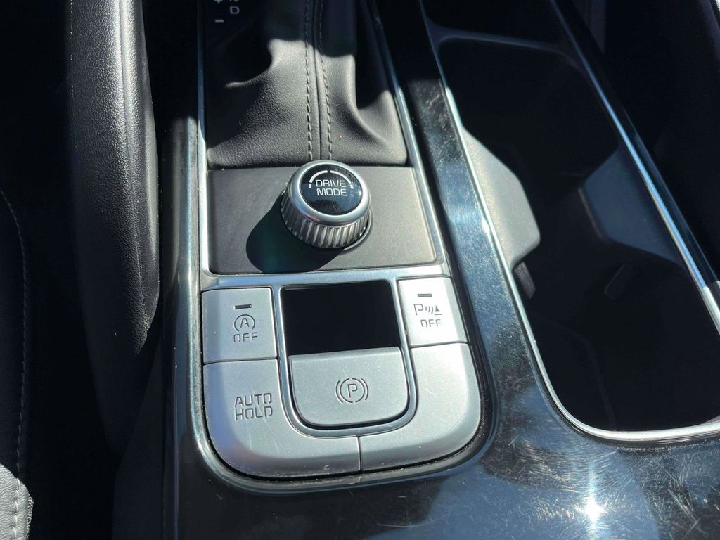 2022 Kia Telluride LX photo 19