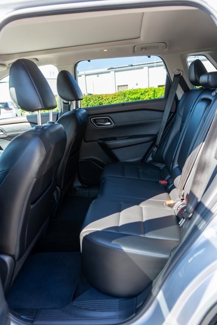 2021 Nissan Rogue SV photo 10