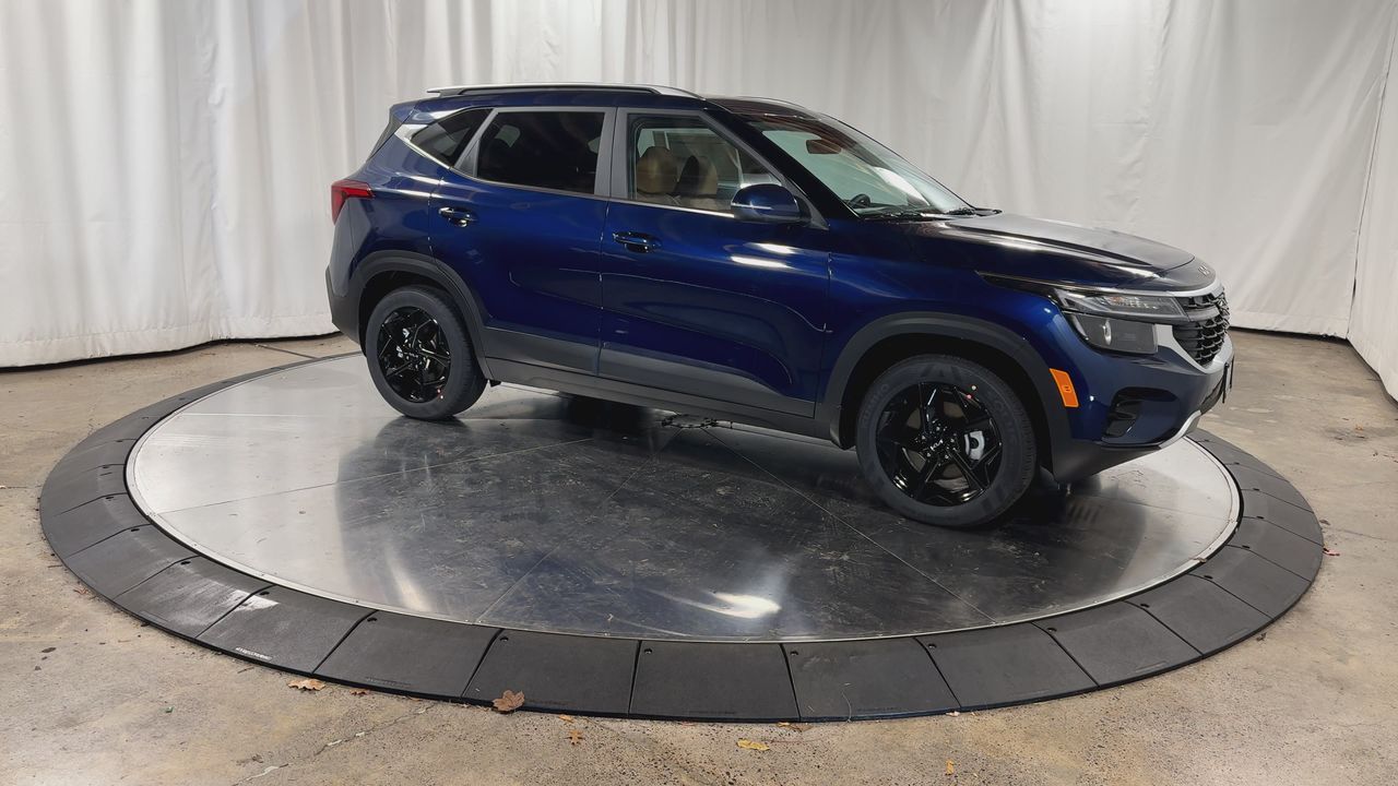 2026 Kia Seltos EX photo 2