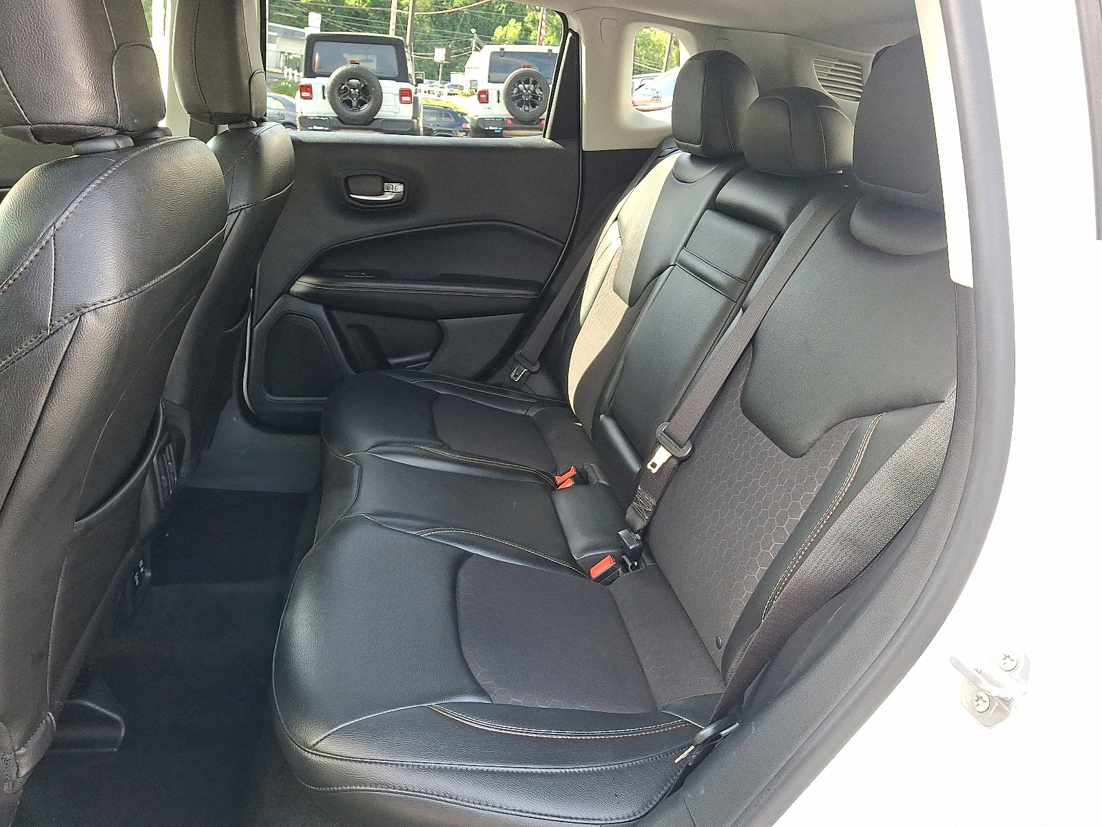 2018 Jeep Compass Latitude photo 9