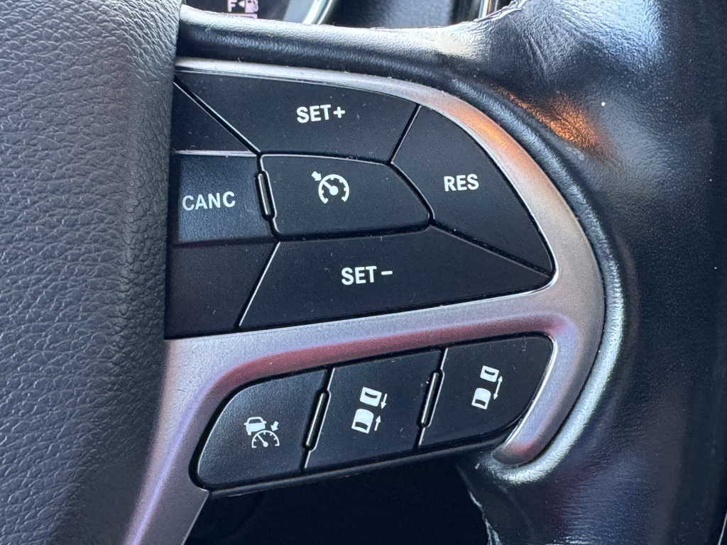 2021 Jeep Grand Cherokee Anniversary Edition photo 11