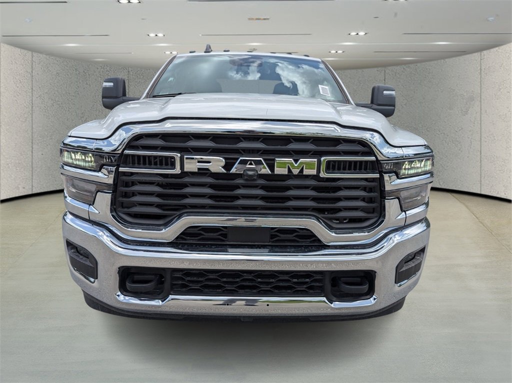2025 Ram 3500 Tradesman photo 2