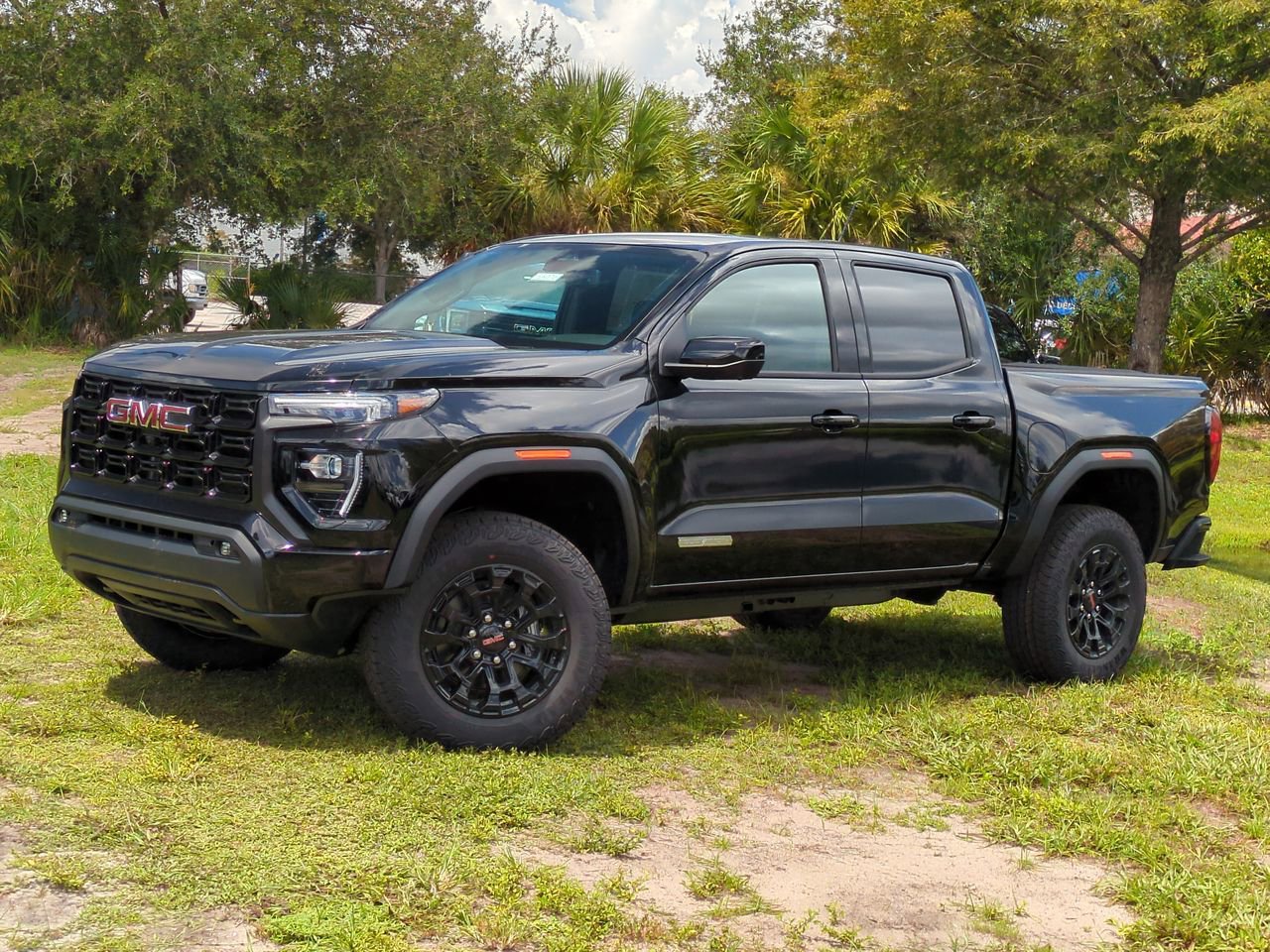 2026 GMC Canyon Elevation's photo