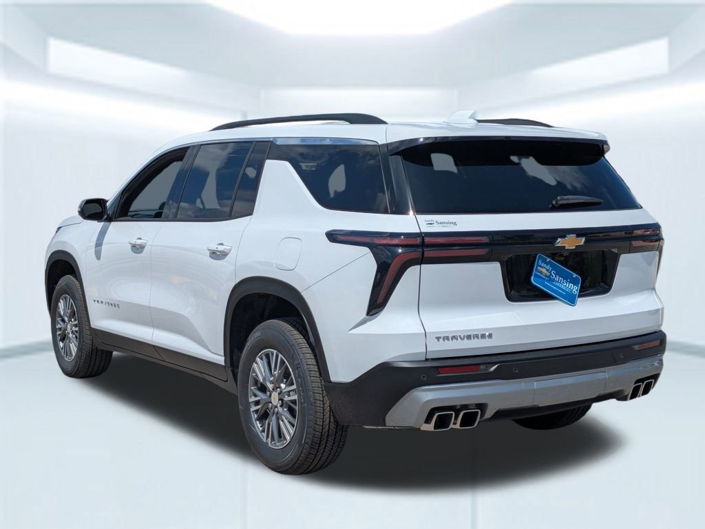 2025 Chevrolet Traverse photo 3