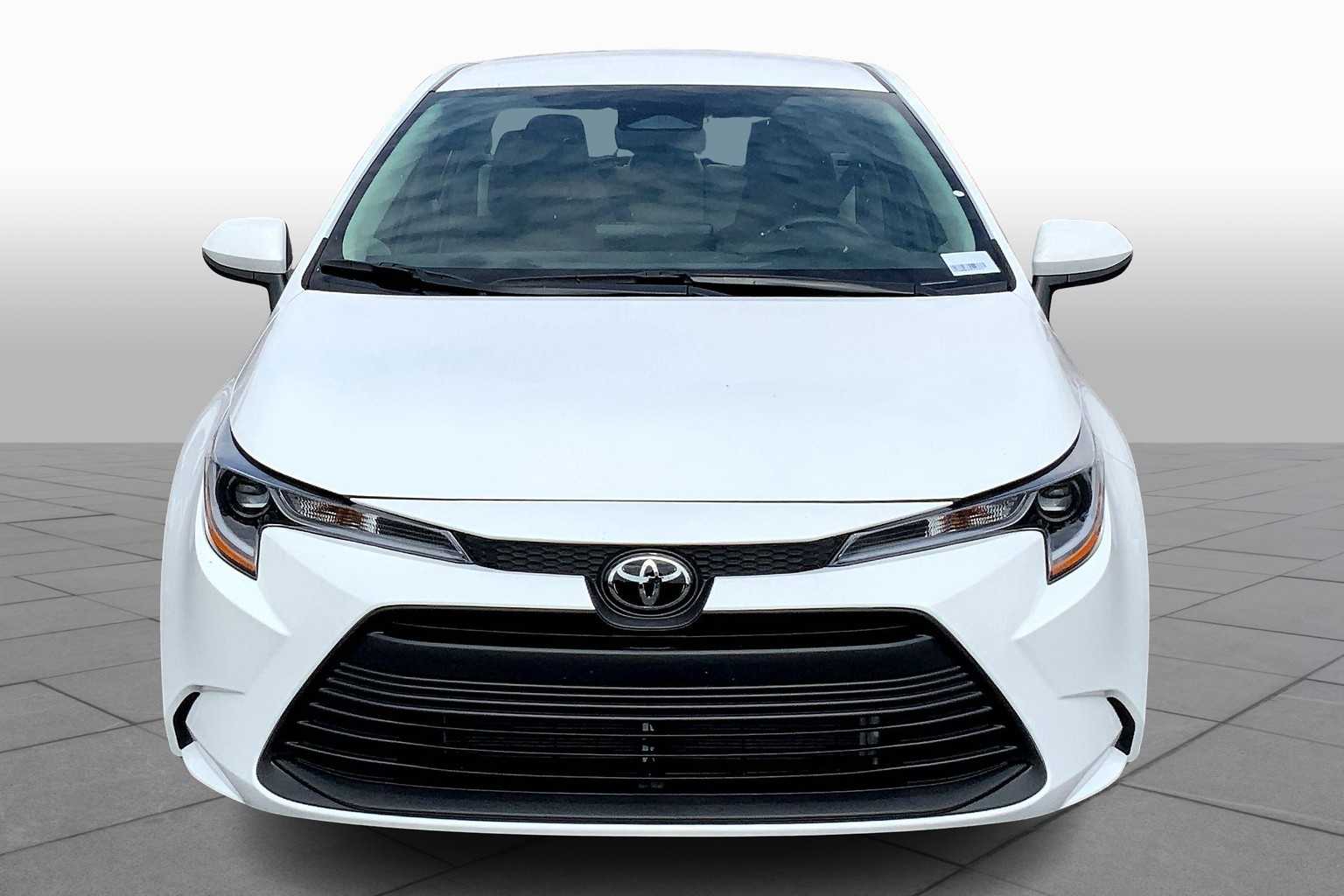 2026 Toyota Corolla LE photo 3