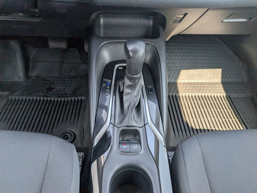 2022 Toyota Corolla LE photo 19