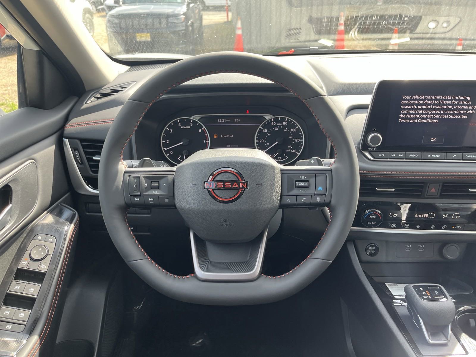 2025 Nissan Rogue SV photo 12