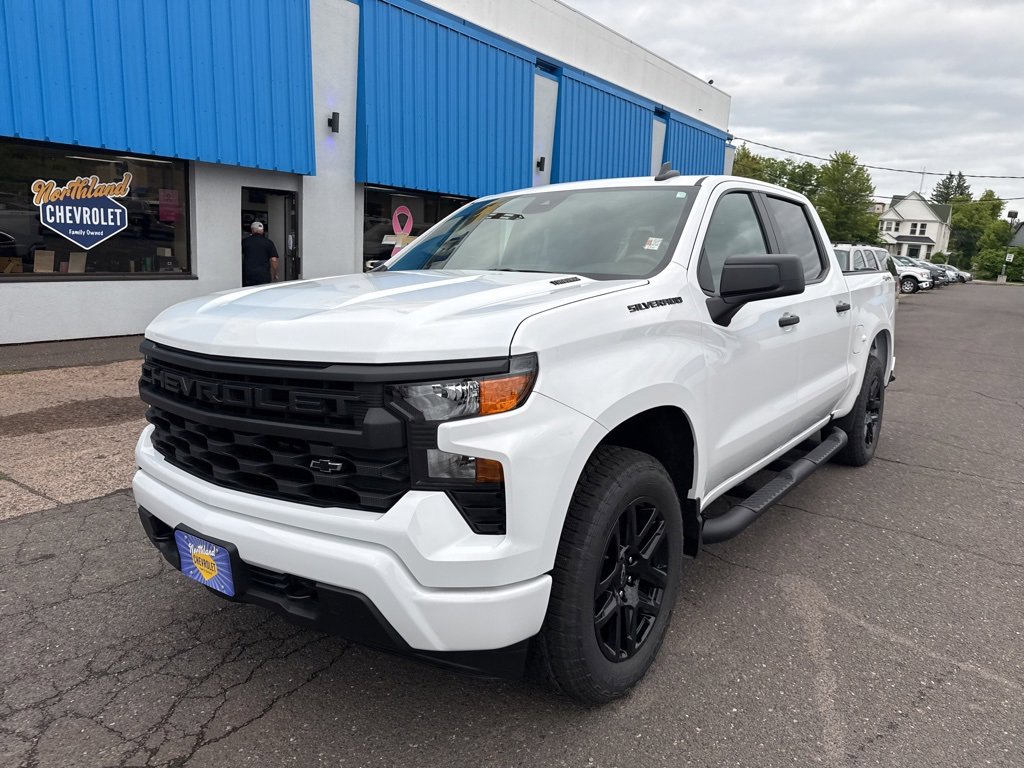 2025 Chevrolet Silverado 1500 Custom photo 2